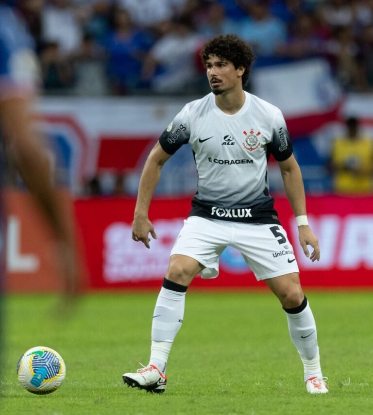 Destaque do Corinthians contra o Bahia, André Ramalho valoriza dedicação do grupo: "Empenho de todos"